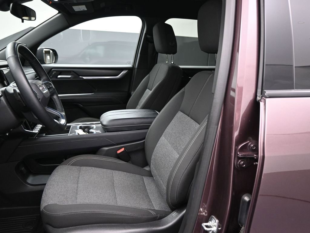 Used 2025 GMC Acadia Elevation image 12