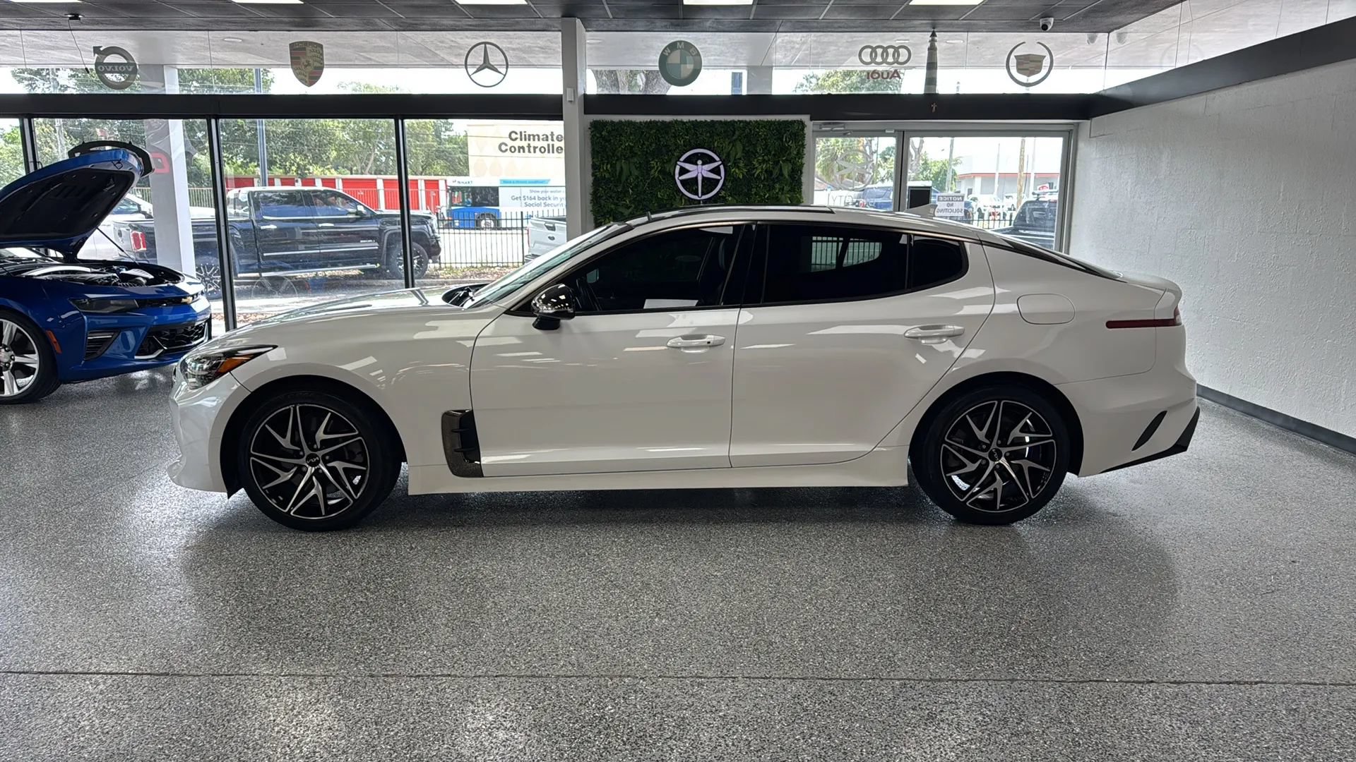 Used 2022 Kia Stinger GT-Line w/ Sun & Sound Package RWD image 2