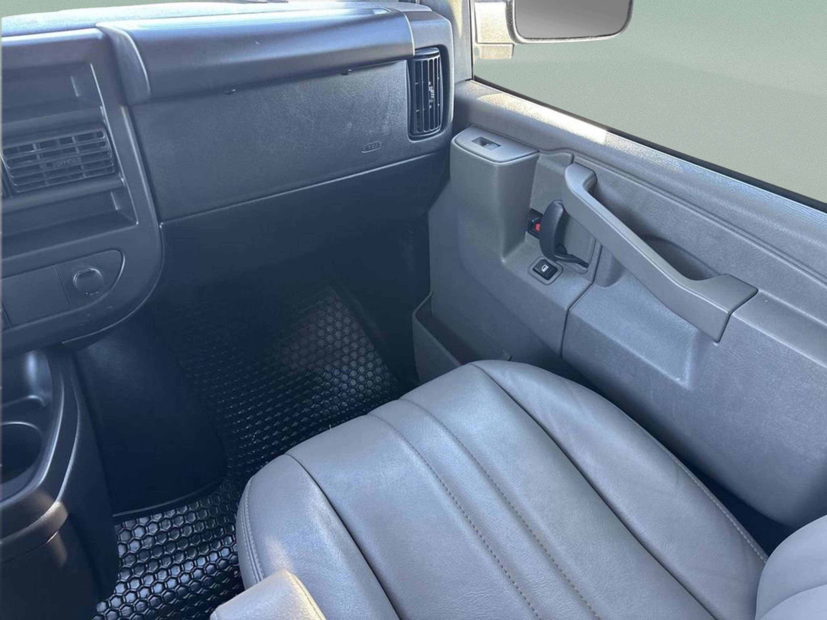 Used 2024 Chevrolet Express 2500 w/ Driver Convenience Package RWD image 13