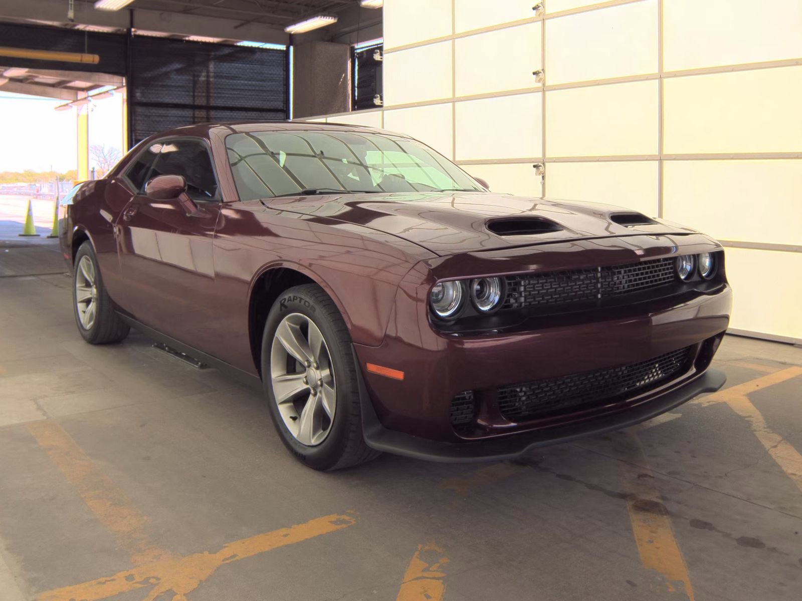 Used 2019 Dodge Challenger SXT image 6