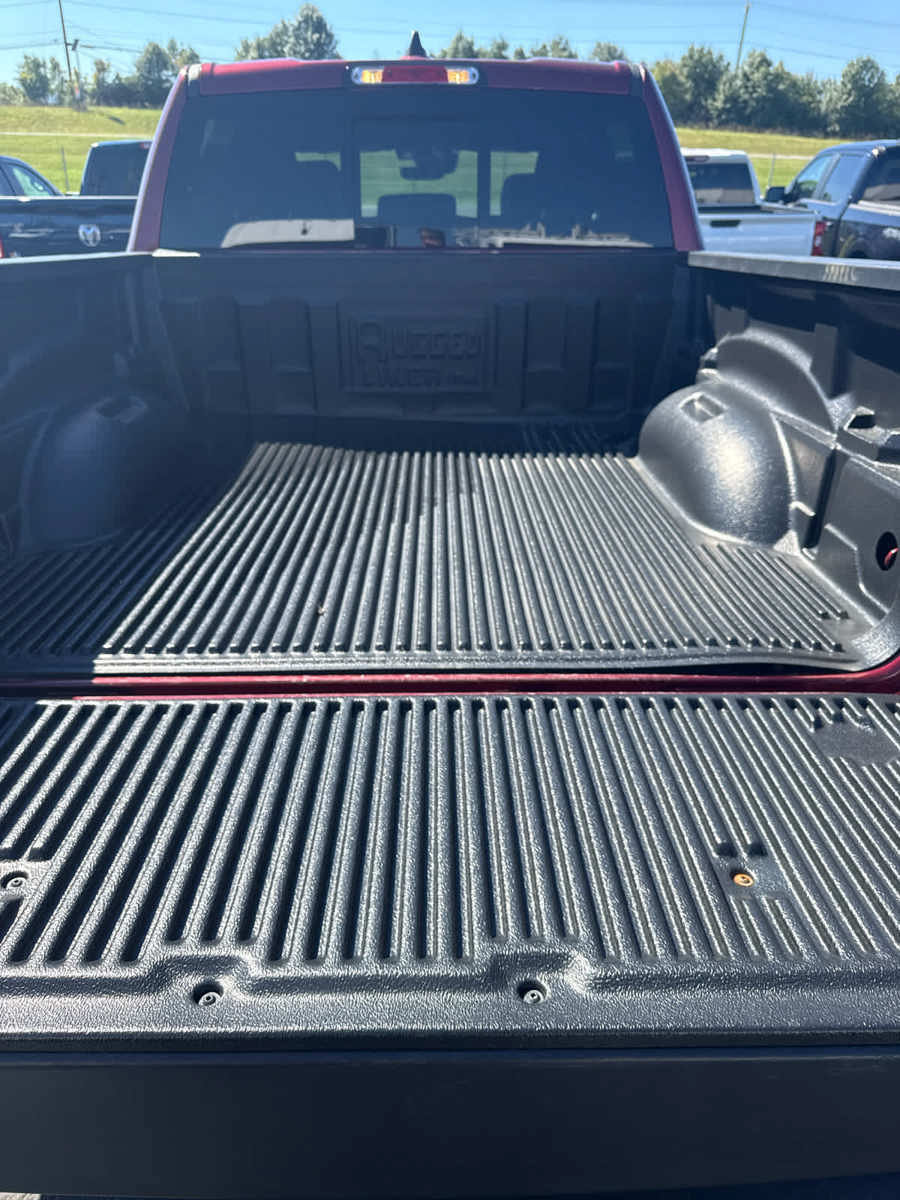Used 2025 RAM 1500 Laramie AWD/4WD image 14