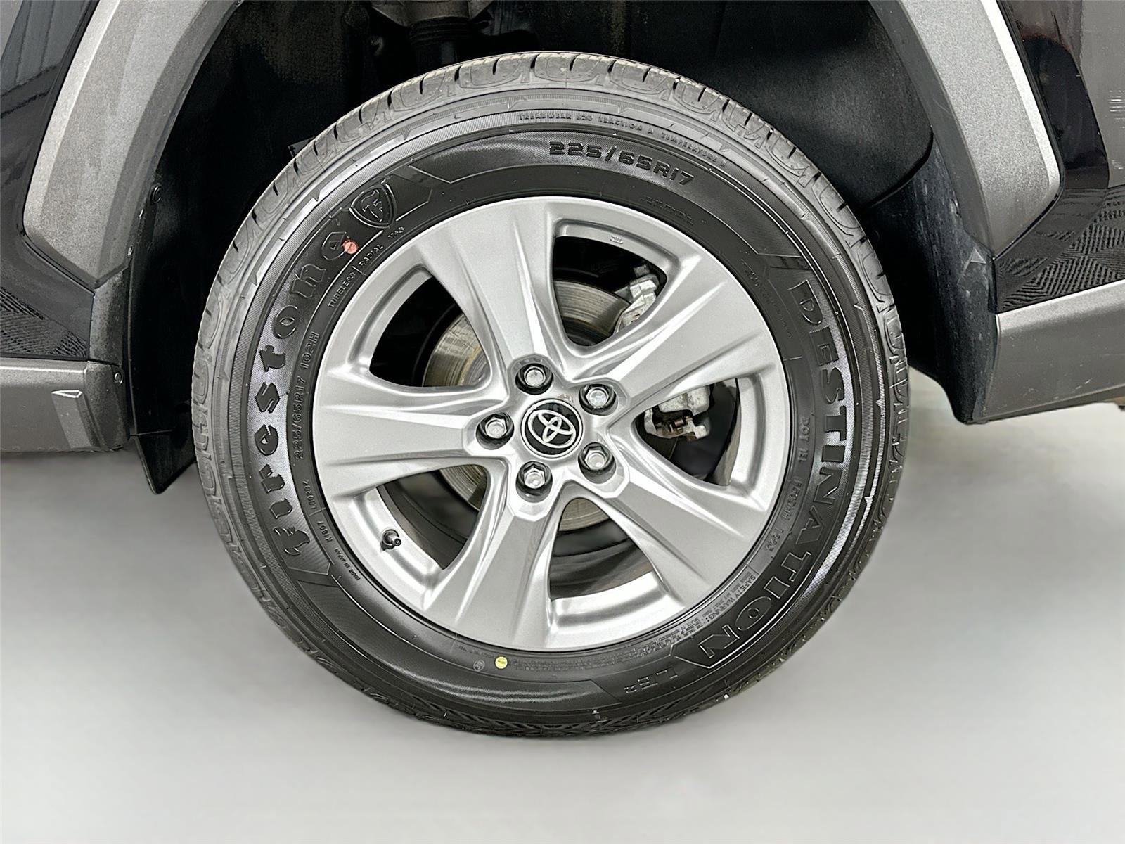 Certified 2025 Toyota RAV4 LE AWD/4WD image 28