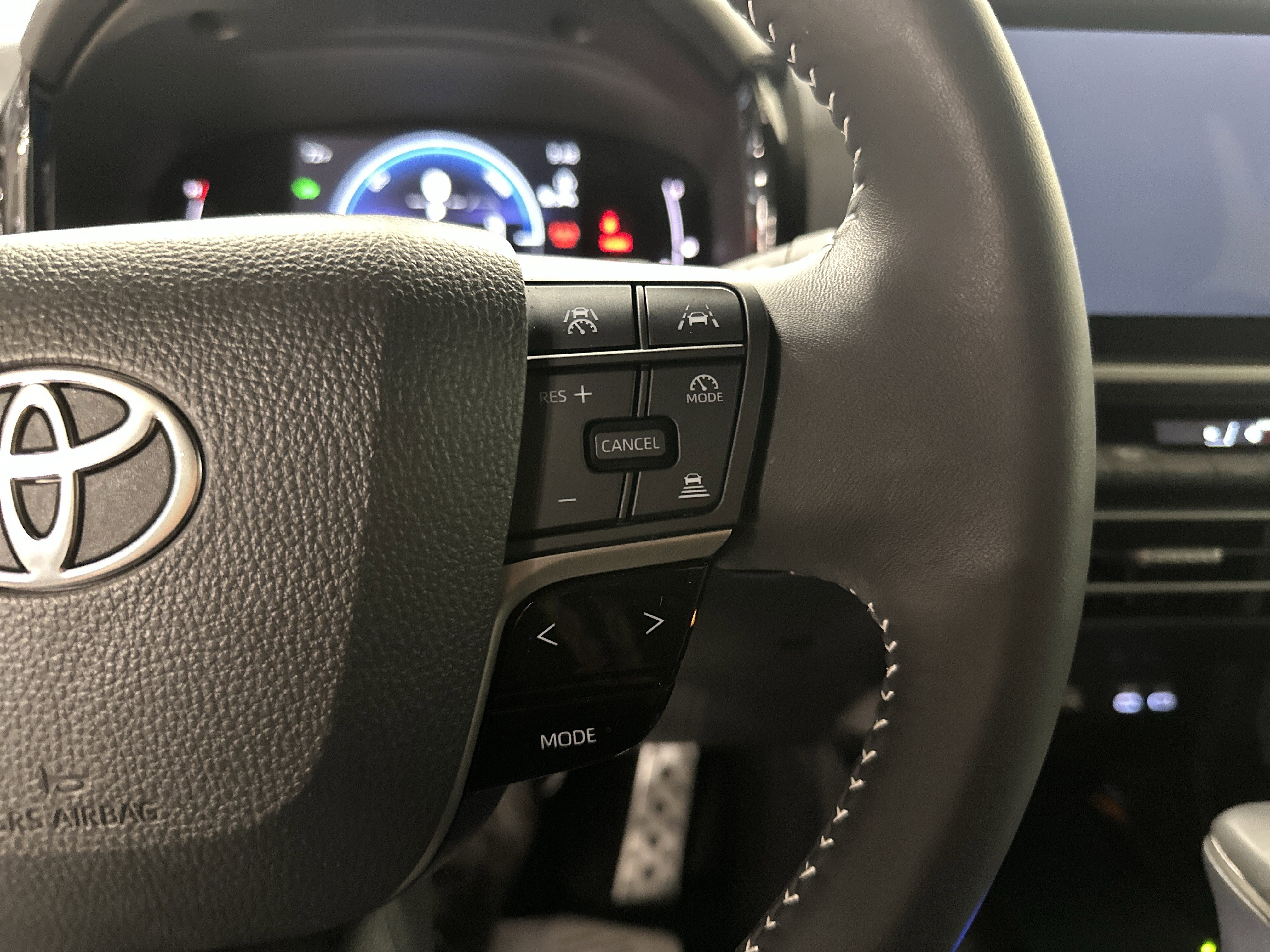 Used 2025 Toyota Camry SE image 22