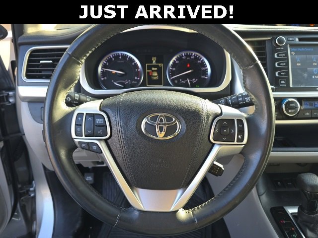 Used 2016 Toyota Highlander Limited image 17