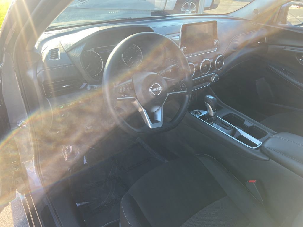 Used 2025 Nissan Sentra SV image 15
