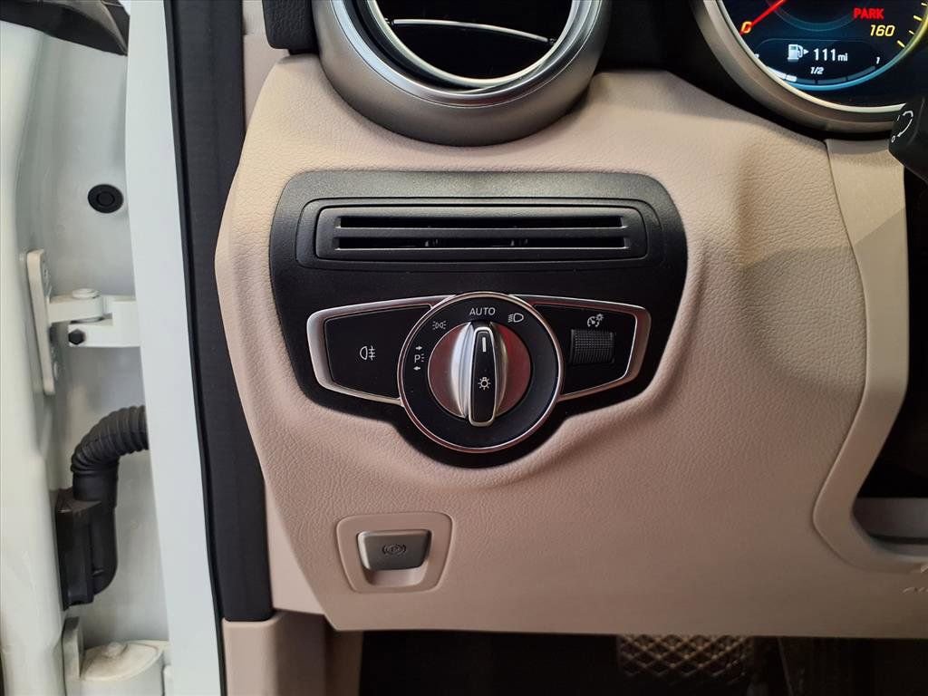 Used 2021 Mercedes-Benz GLC 300 4MATIC image 20