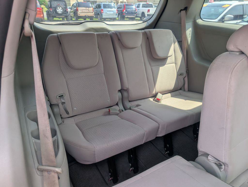 Used 2017 Kia Sedona LX FWD image 13