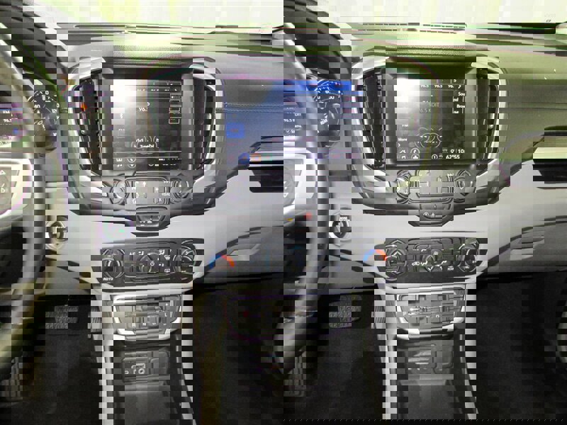 Used 2023 GMC Terrain SLT image 29