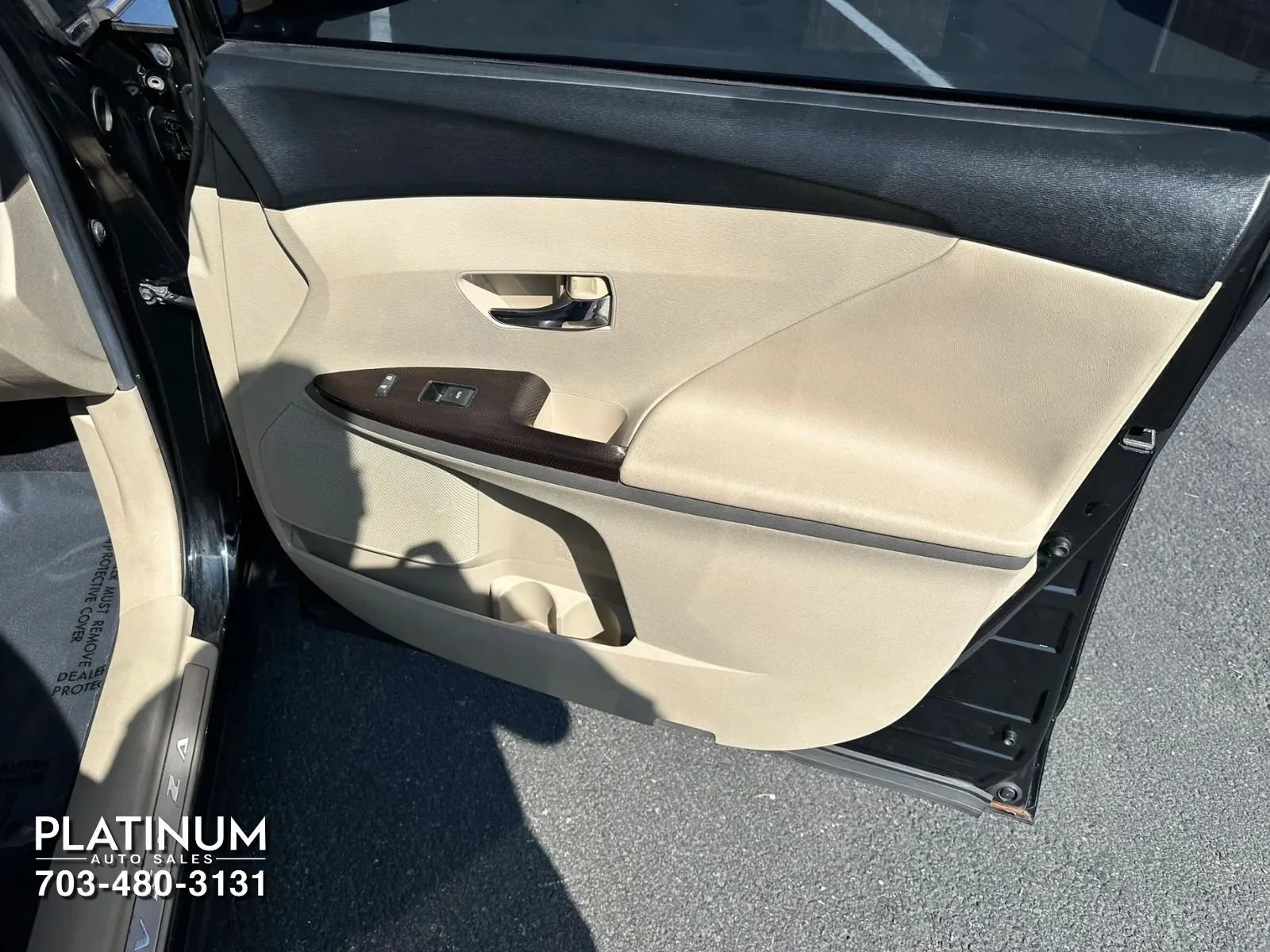 Used 2011 Toyota Venza FWD image 19