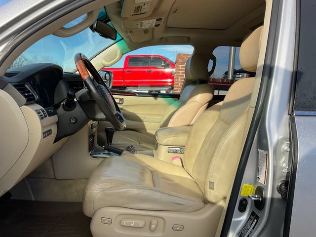 Used 2011 Lexus LX 570 4WD w/ Luxury Pkg image 11