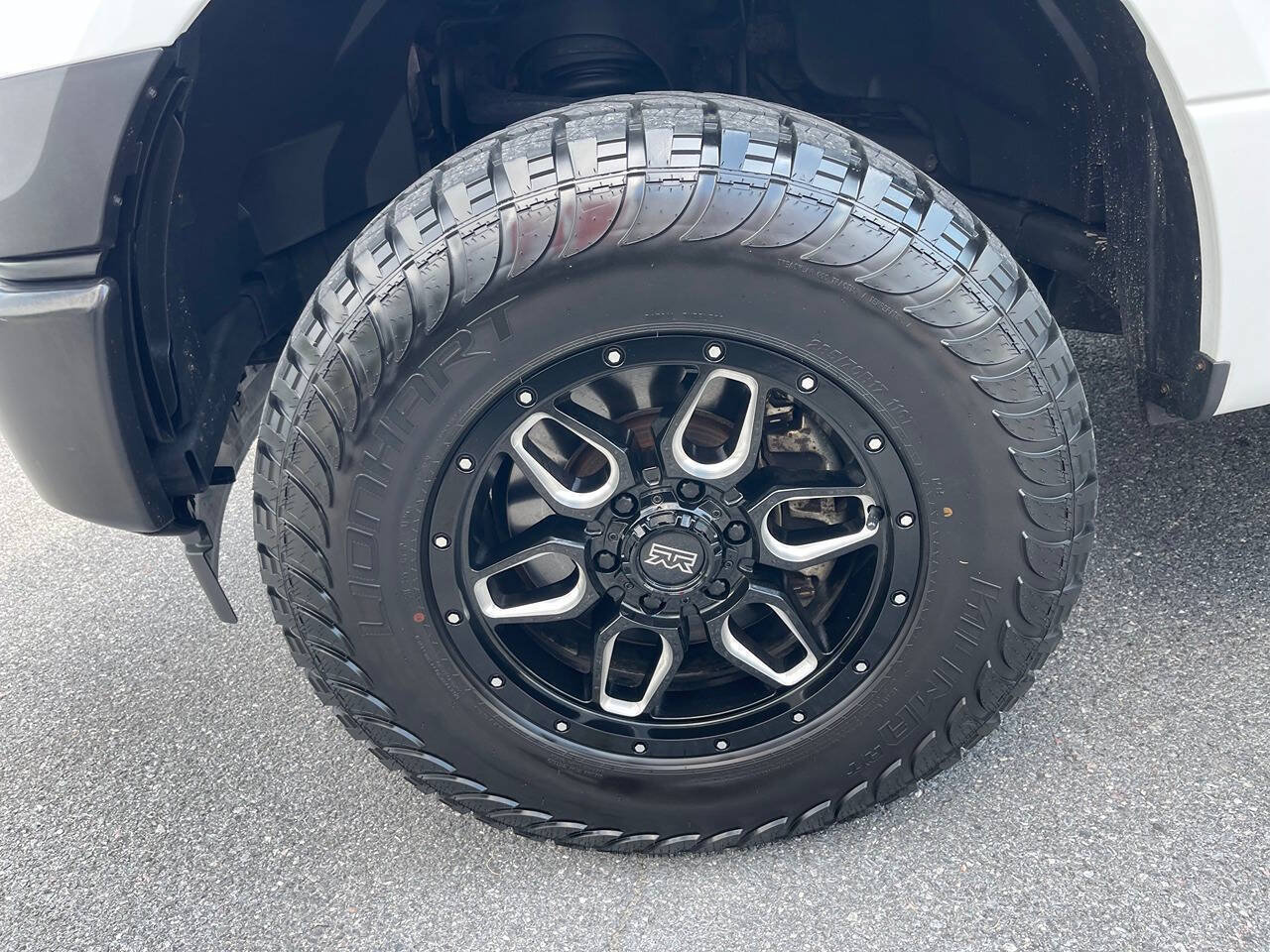 Used 2017 Ford F150 XL w/ Equipment Group 101A Mid AWD/4WD image 14