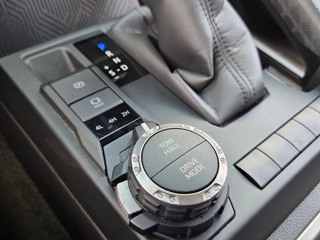 Certified 2025 Toyota 4Runner SR5 AWD/4WD image 21