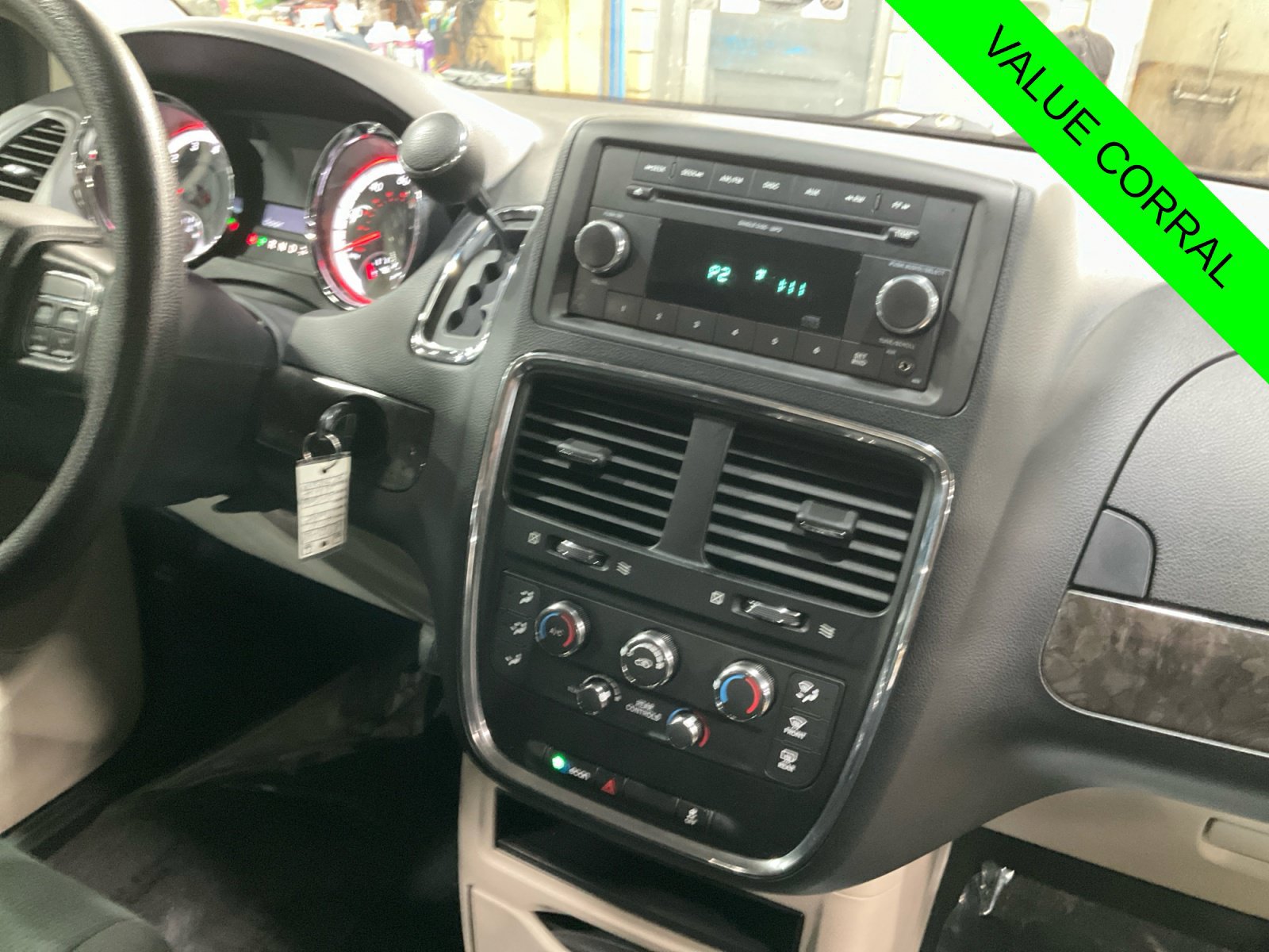 Used 2011 Dodge Grand Caravan Express FWD image 21