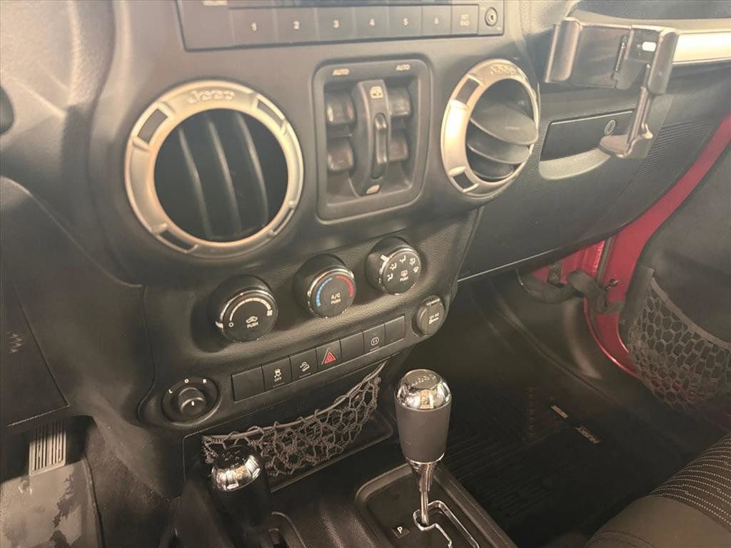 Used 2012 Jeep Wrangler Unlimited Sahara w/ Dual Top Group image 23