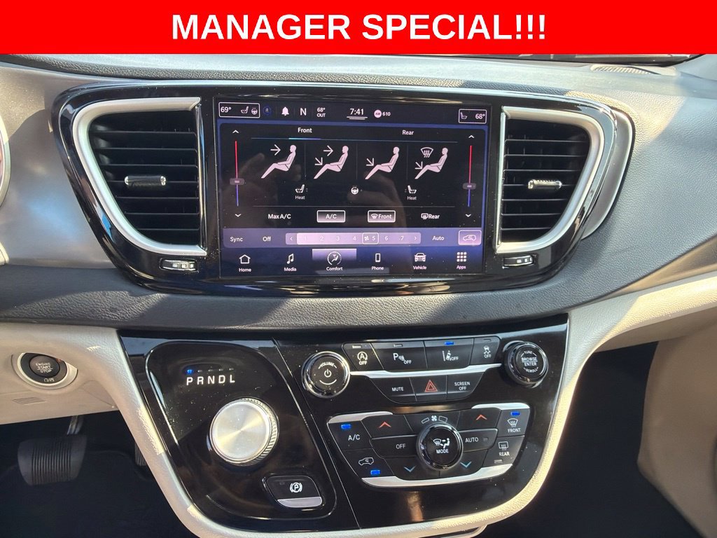 Used 2021 Chrysler Pacifica Touring-L FWD image 28