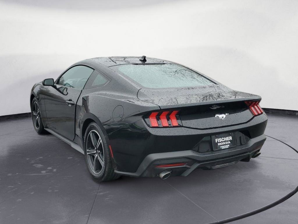 Used 2024 Ford Mustang Coupe image 4