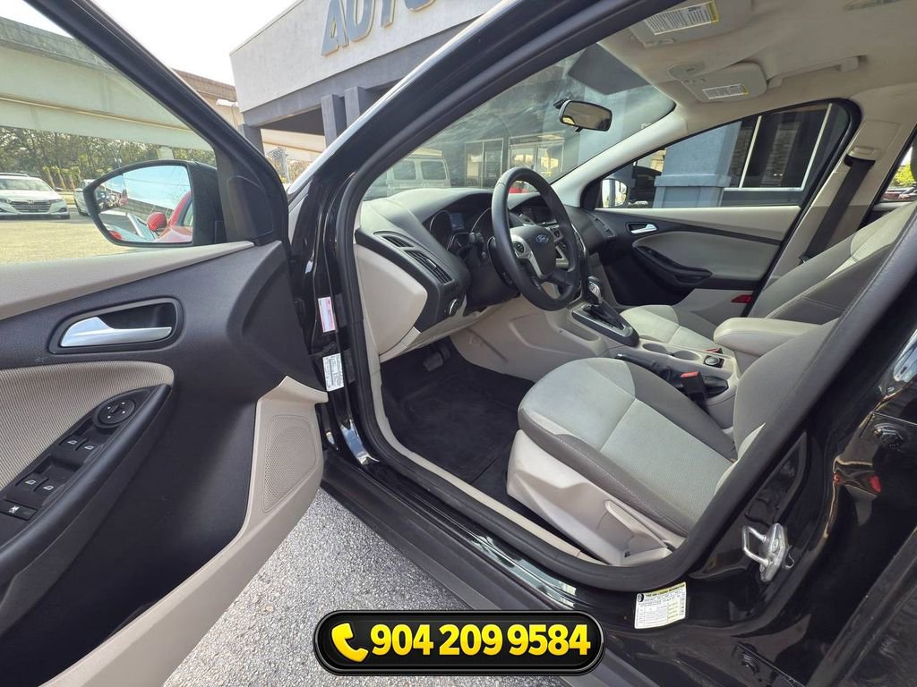 Used 2014 Ford Focus SE FWD image 21
