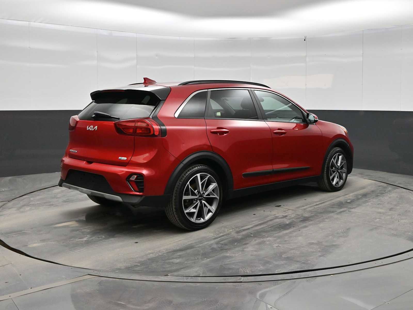 Used 2022 Kia Niro Touring Special Edition image 5