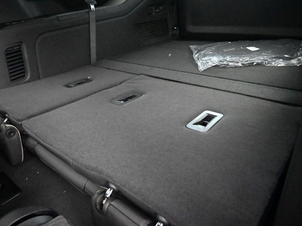 New 2026 GMC Yukon XL Elevation image 16