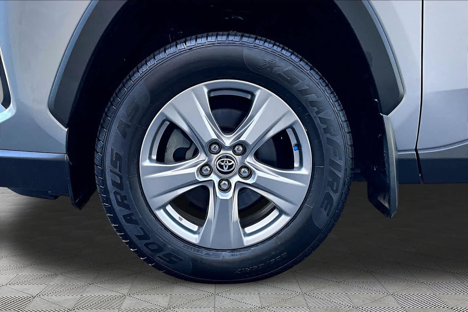 Certified 2023 Toyota RAV4 LE AWD/4WD image 11
