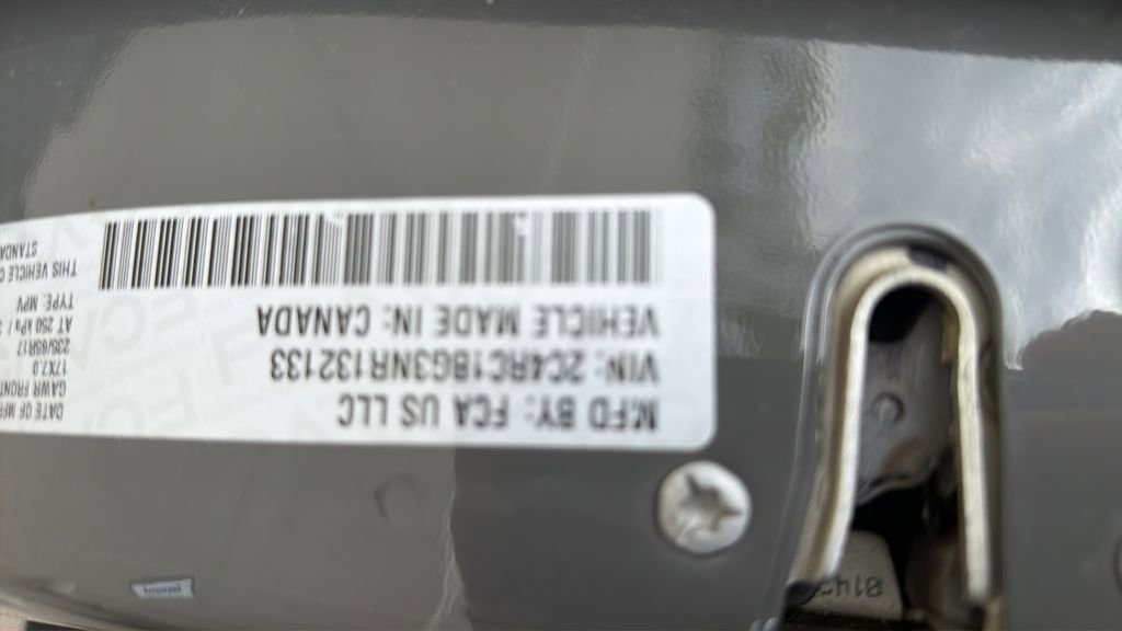 Used 2022 Chrysler Pacifica Touring-L FWD image 20