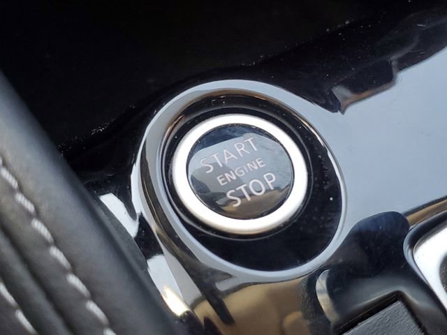 Used 2020 Nissan Kicks SR image 16