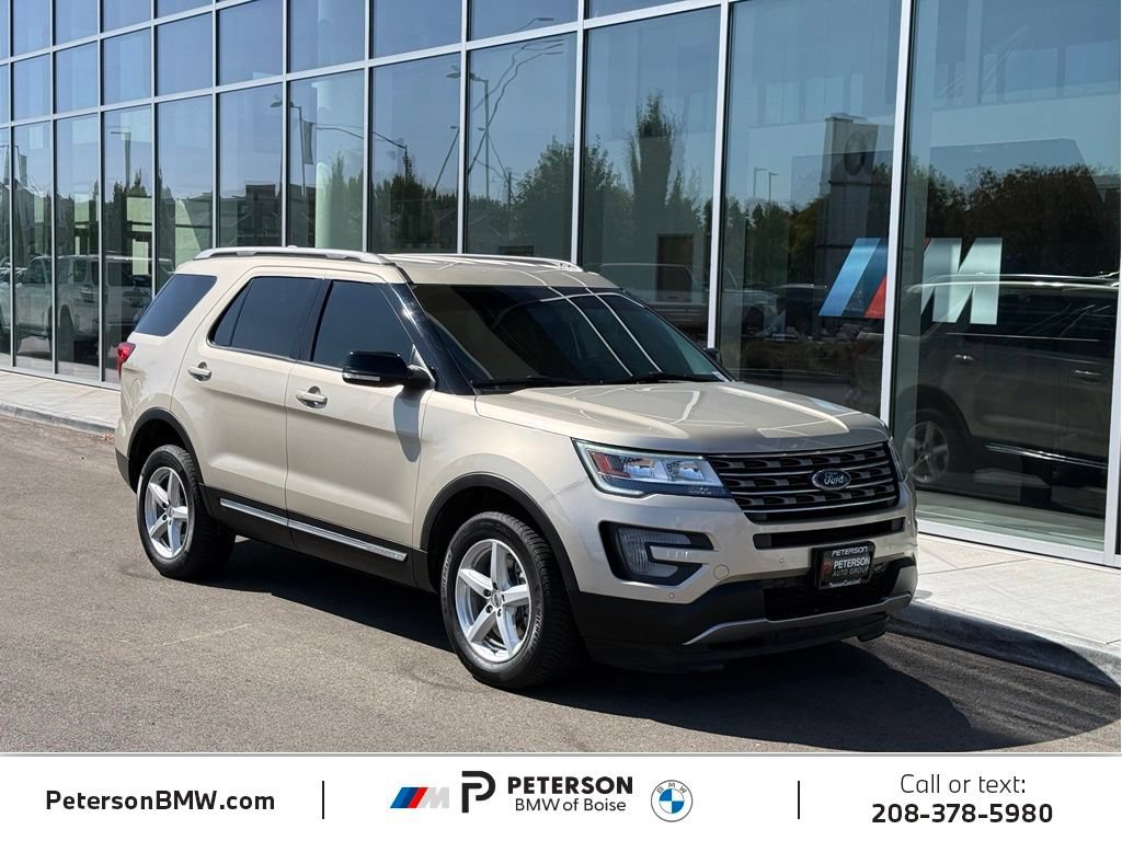 Used 2017 Ford Explorer XLT w/ Equipment Group 202A AWD/4WD image 7