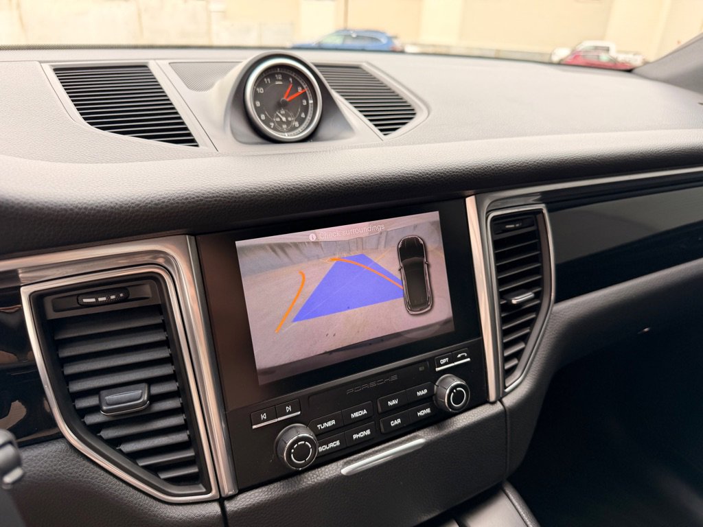 Used 2018 Porsche Macan AWD/4WD image 14