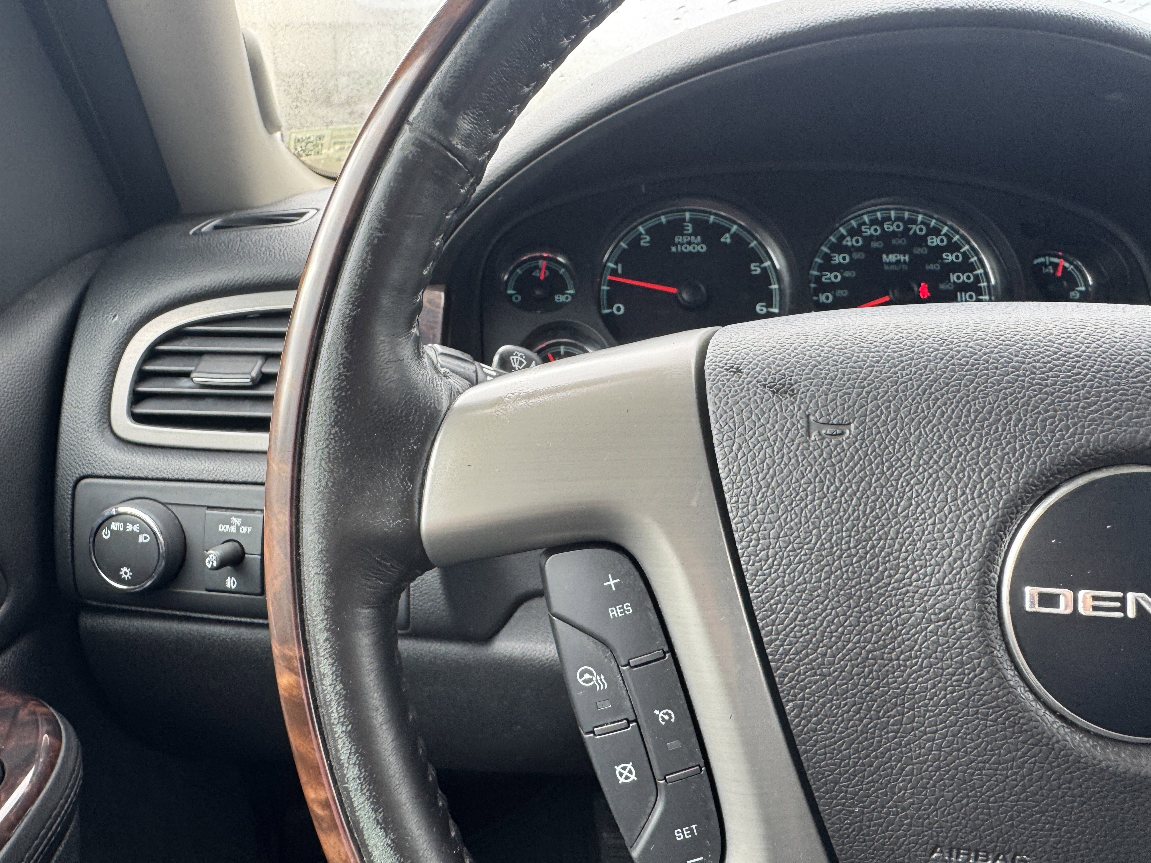Used 2013 GMC Yukon Denali AWD/4WD image 23