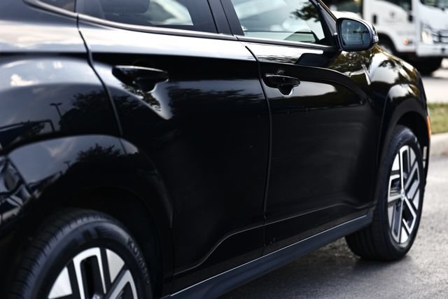 Used 2023 Hyundai Kona SE w/ Cargo Package FWD image 9