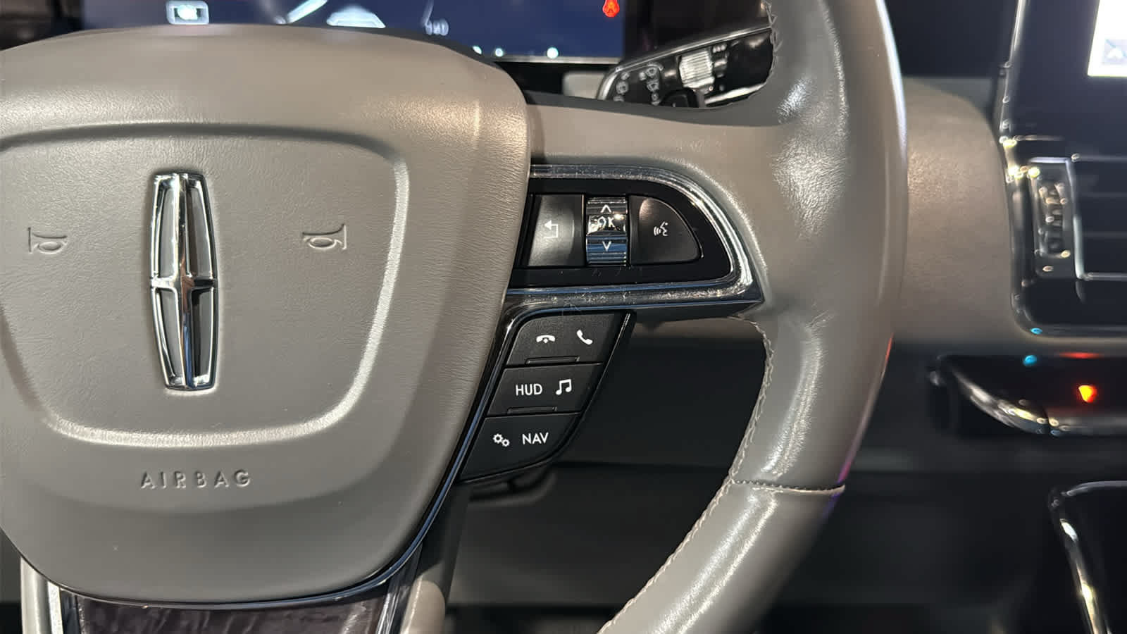 Used 2020 Lincoln Navigator Reserve w/ Equipment Group 208A Reserve AWD/4WD image 13