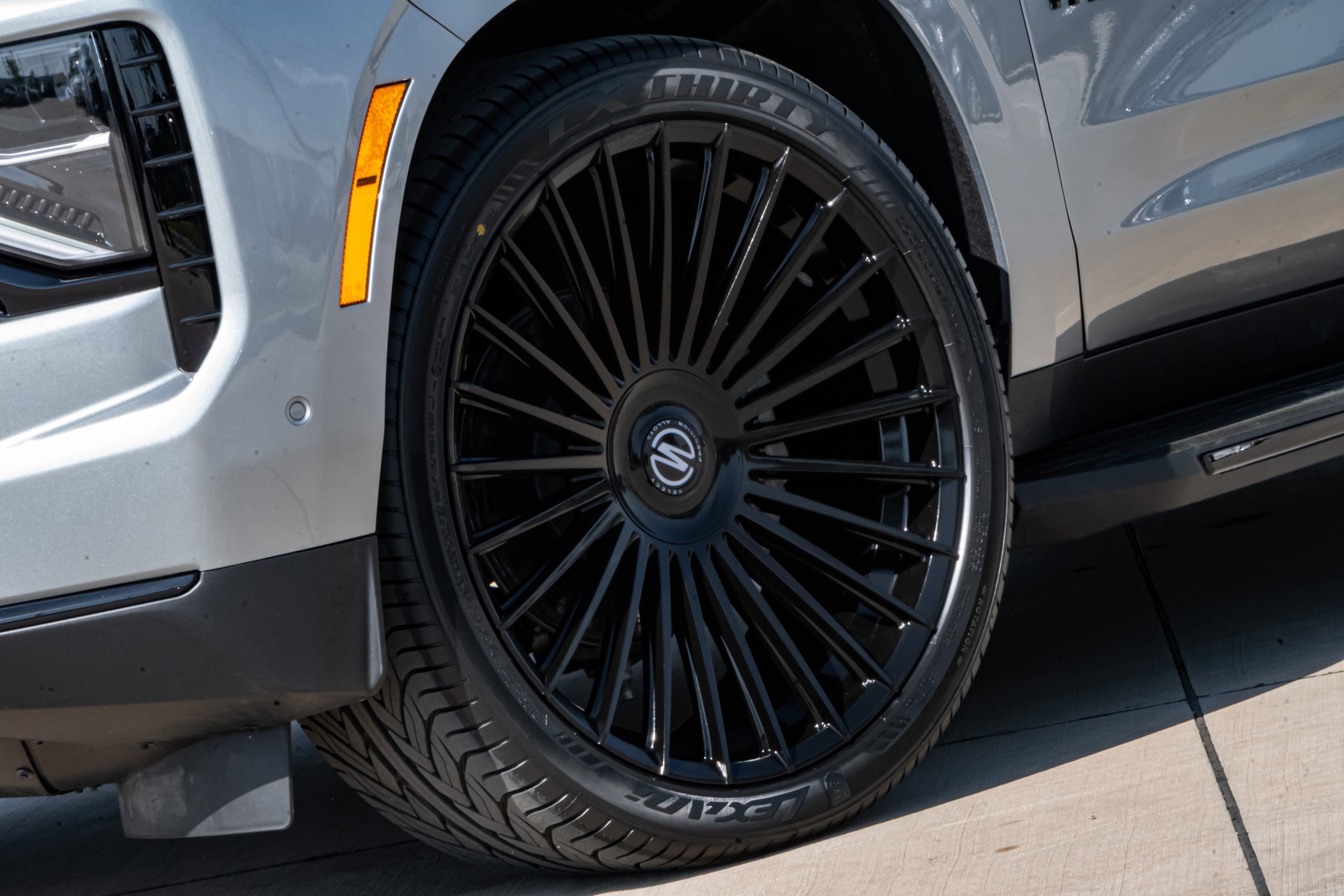 Used 2025 Chevrolet Tahoe RST w/ Comfort Package image 33