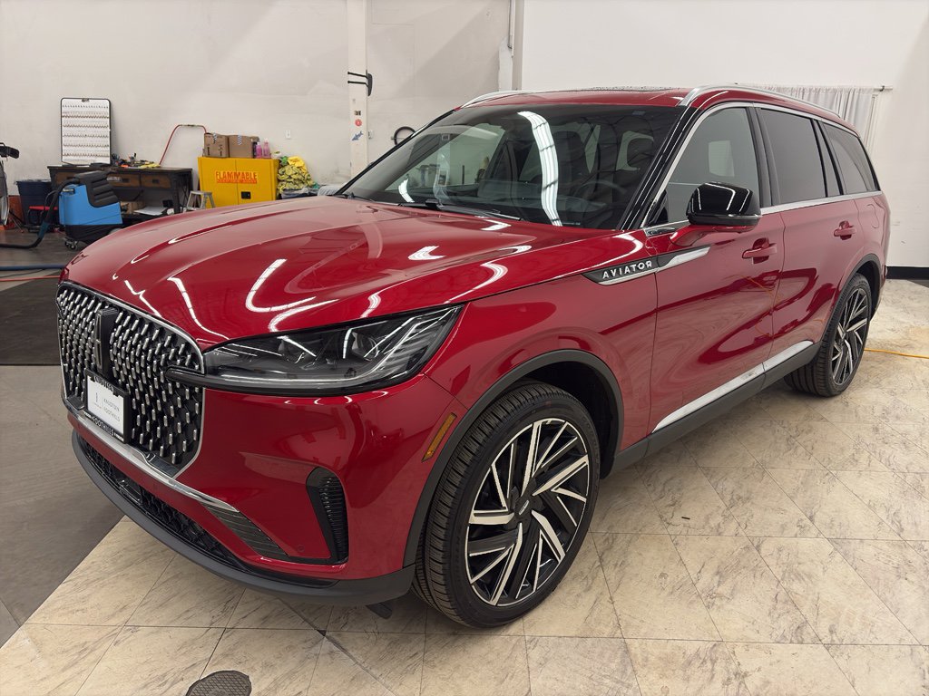 Used 2025 Lincoln Aviator Reserve w/ Equipment Group 201A image 3