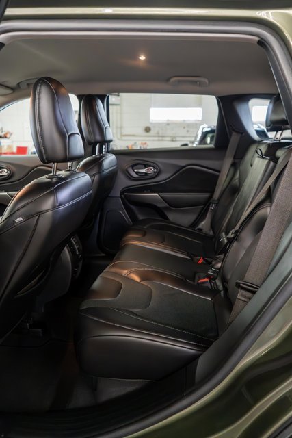 Used 2020 Jeep Cherokee Limited image 12