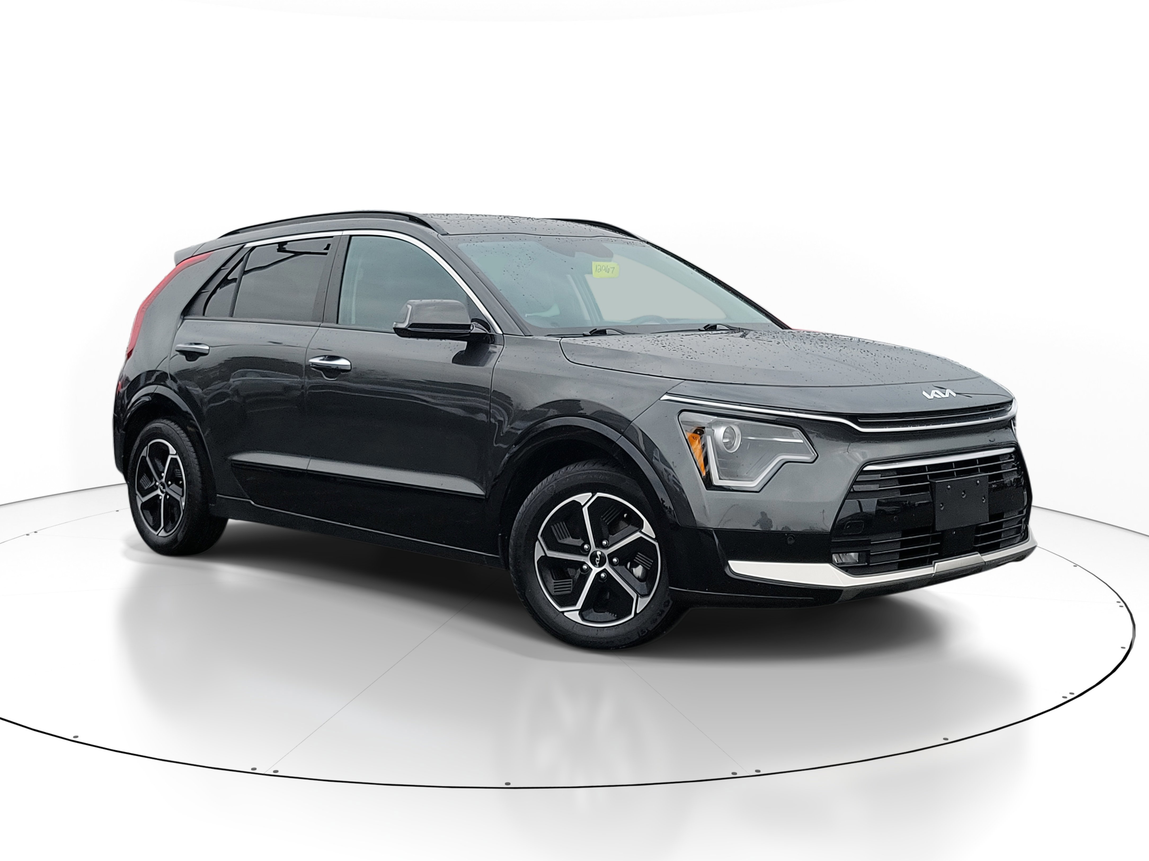 Used 2023 Kia Niro SX