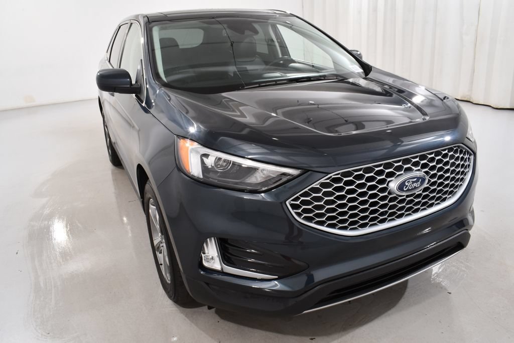 Used 2023 Ford Edge SEL w/ Convenience Package AWD/4WD image 4