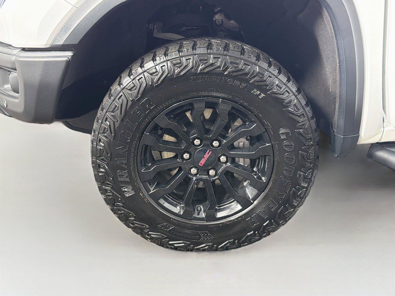 Used 2023 GMC Sierra 1500 AT4X AWD/4WD image 34