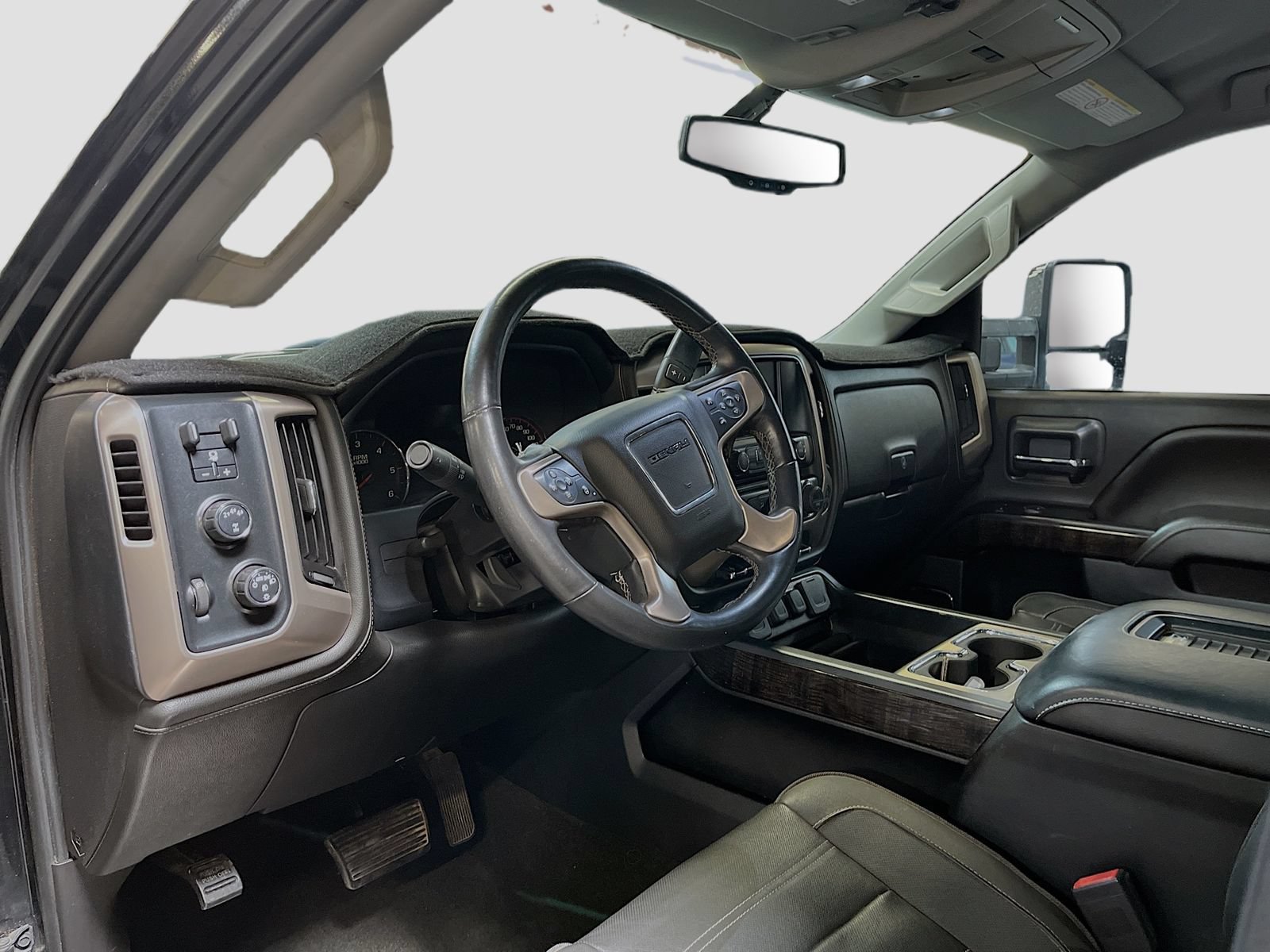 Used 2016 GMC Sierra 3500 Denali w/ Suspension Package, Off-Road AWD/4WD image 9