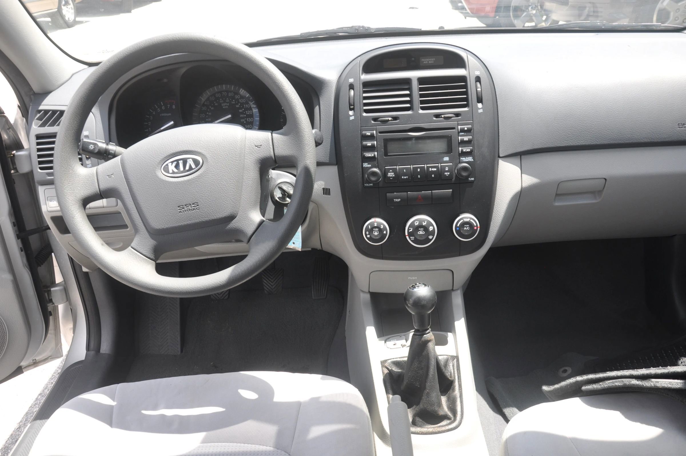 Used 2009 Kia Spectra LX FWD image 15