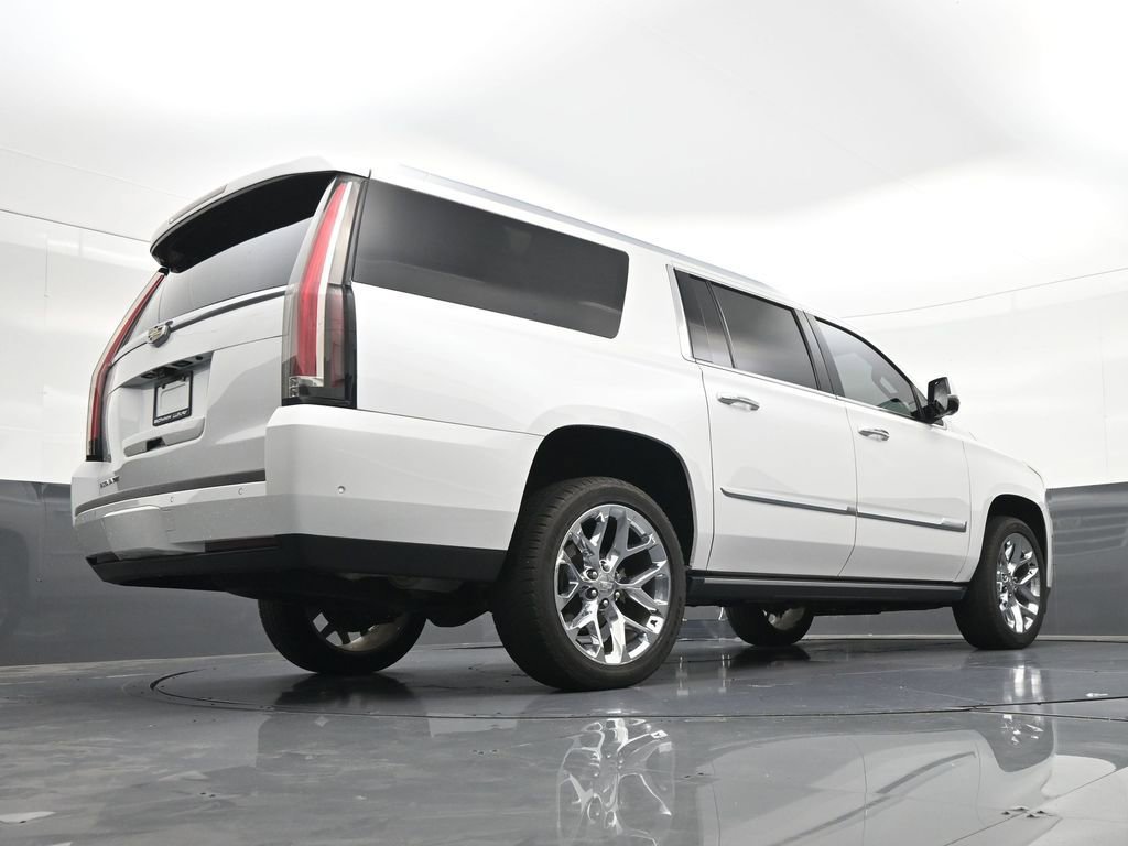 Used 2020 Cadillac Escalade ESV Premium Luxury RWD image 28