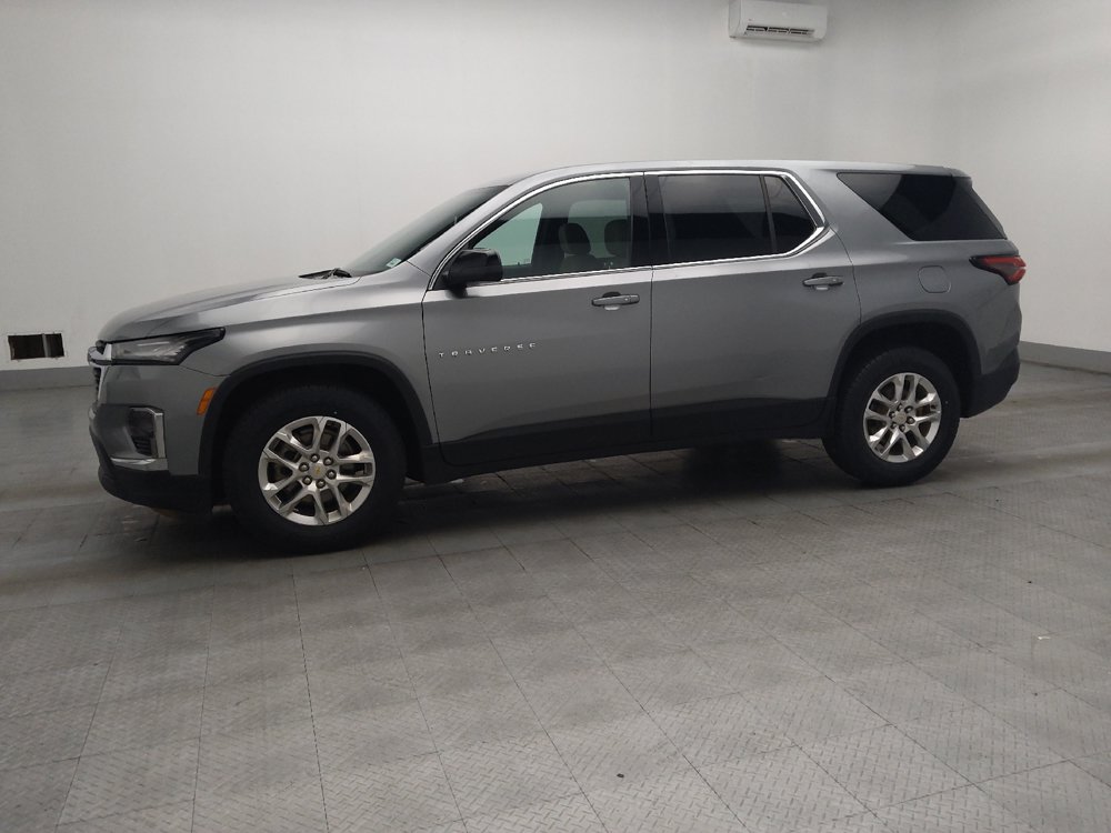 Used 2023 Chevrolet Traverse LS FWD image 2