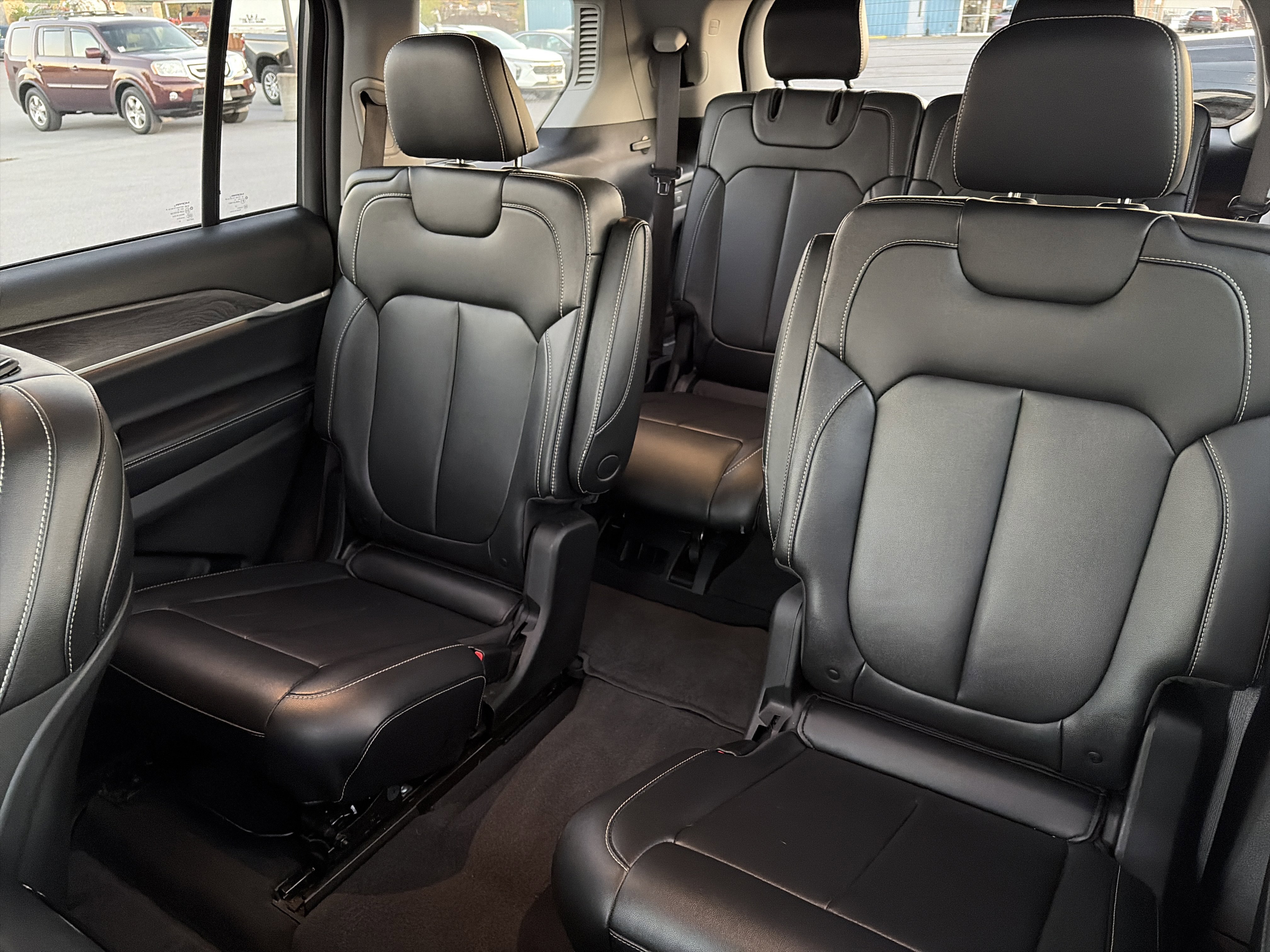 Used 2023 Jeep Grand Cherokee L Limited image 13