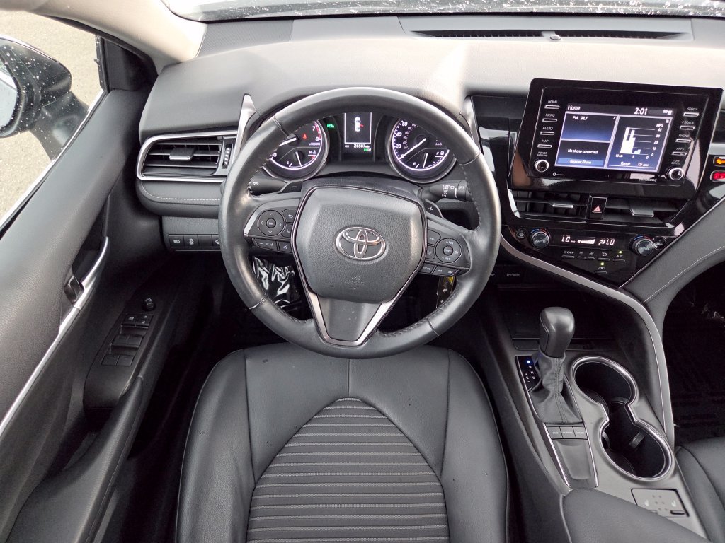 Used 2024 Toyota Camry SE w/ Cold Weather Package FWD image 5