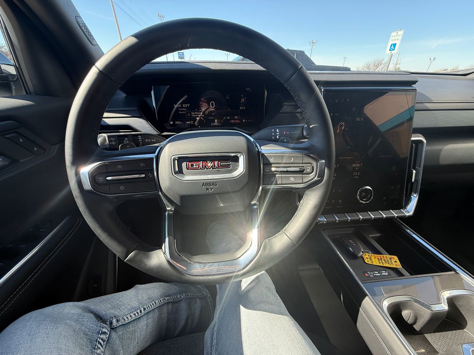 Used 2025 GMC Acadia Elevation image 12