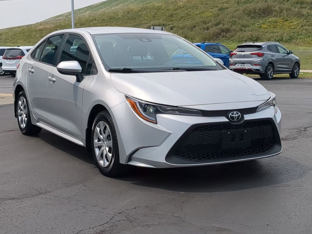 Used 2022 Toyota Corolla LE image 8