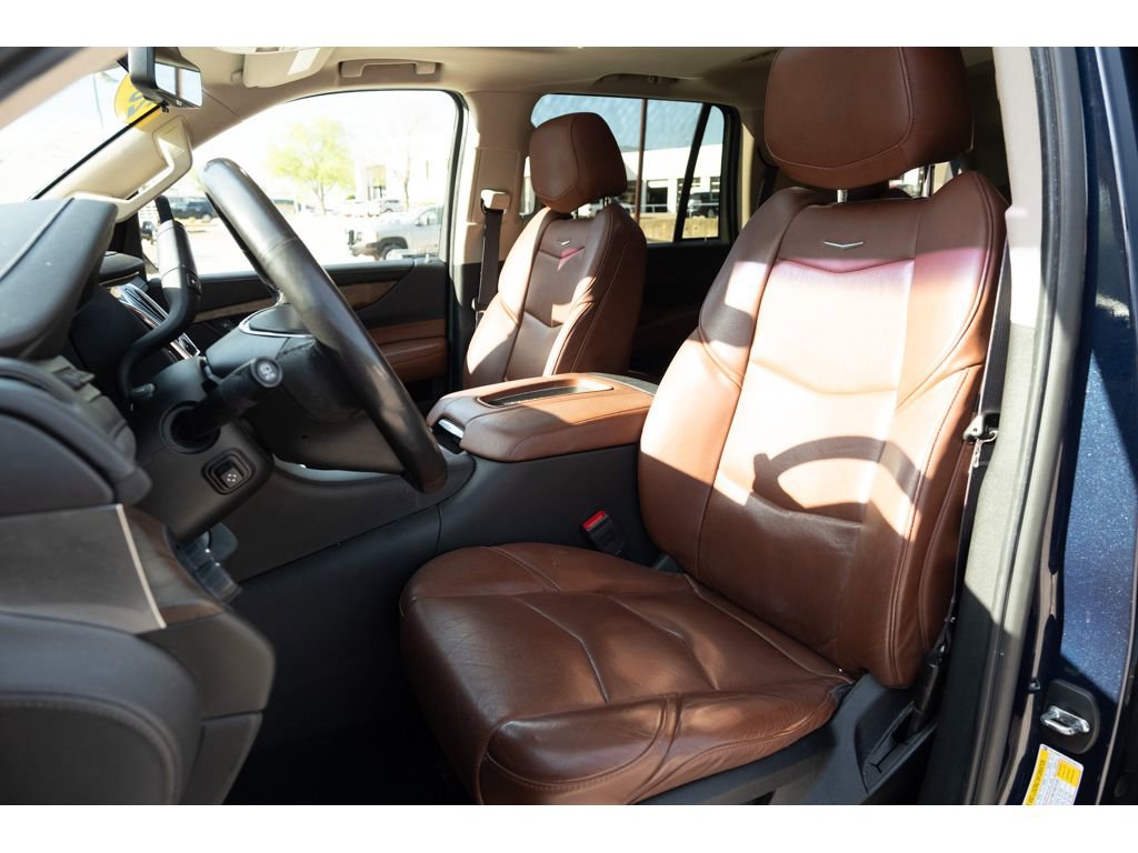Used 2019 Cadillac Escalade Luxury image 12