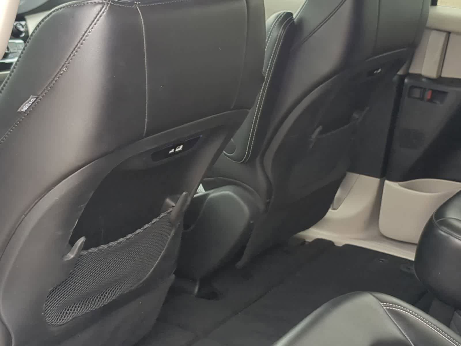 Used 2024 Chrysler Pacifica Touring-L FWD image 18