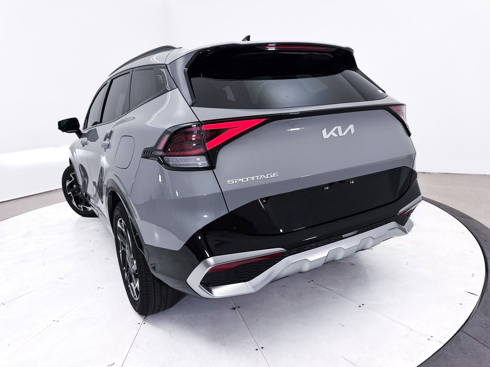 Certified 2025 Kia Sportage SX FWD image 9