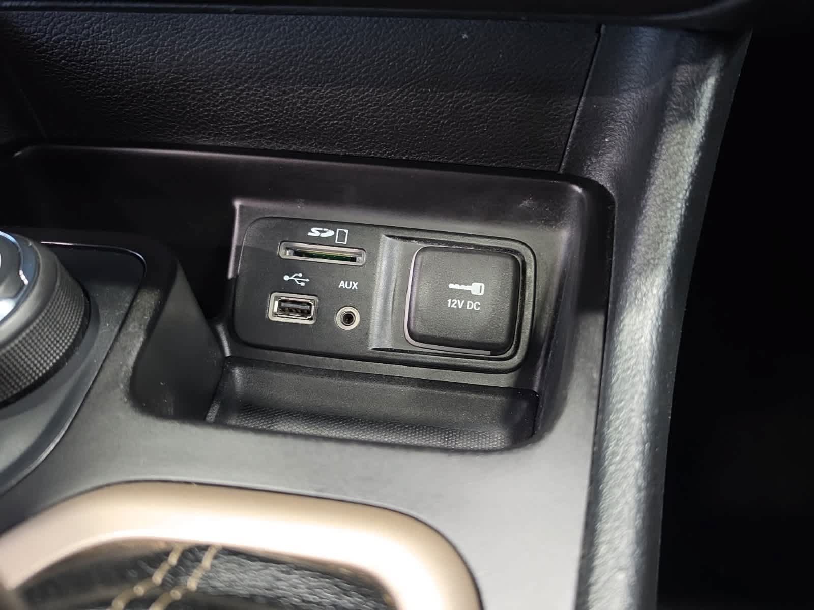 Used 2016 Jeep Cherokee High Altitude AWD/4WD image 24
