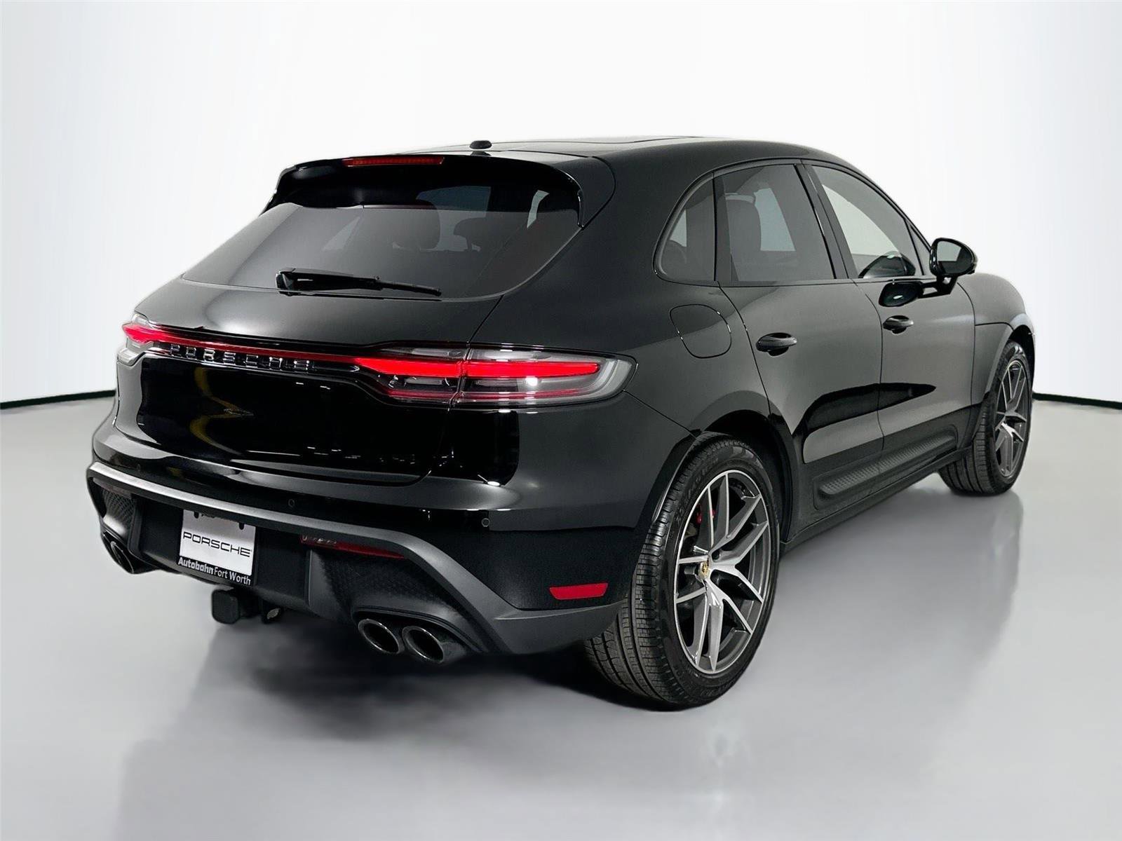 Certified 2025 Porsche Macan S AWD/4WD image 7